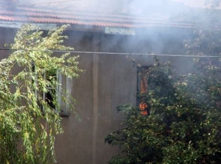 Dört Ailenin Yaşadığı Ev Çıkan Yangınla Kullanılamaz Hale Geldi