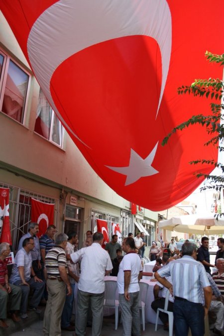 Dört günlük askerin babası kaza olduğuna inanmıyor