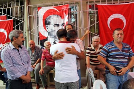 Dört günlük askerin babası kaza olduğuna inanmıyor