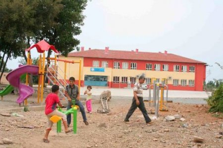 Dörtyol Kaymakamlığı 4 Köye Oyun Parkı Yaptırdı