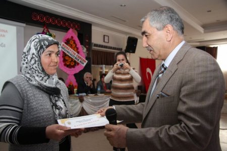 Döşemealtılı Çiftçi Kadınlar Kıyasıya Yarıştı