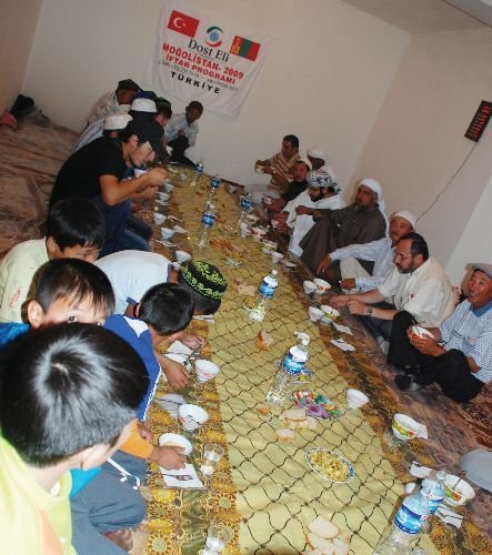 Dost Eli Moğolistan'da İftar Verdi