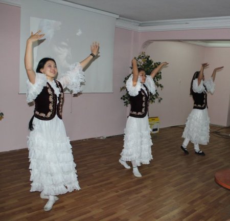 Dost İllerimiz Derneği, merhum Kırgız yazar Aytmatov’u unutmadı