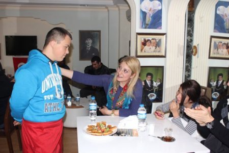 Down sendromlu çocuklar, bu kafede çok mutlu