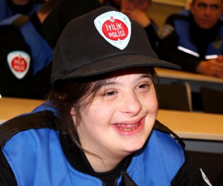 Down sendromlu gençler 'iyilik polisleri' olacak