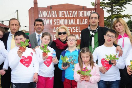 Down Sendromlular isimlerini taşıyan 120 ağaç dikti
