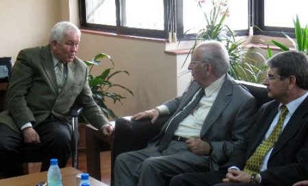 Dp Genel Başkanı Cindoruk: Alsancak Limanı Ortalık Malı Oldu