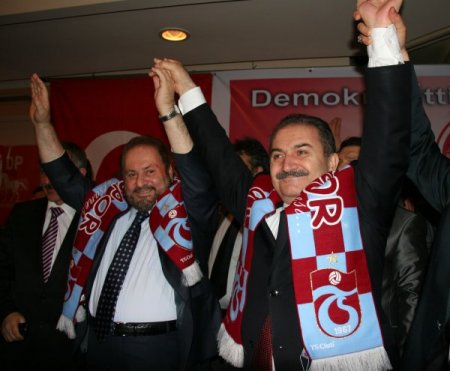 Dp Genel Başkanı Zeybek'ten Bahçeli'ye Baston Göndermesi