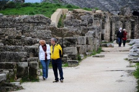 DSP'li Çakmak: Roma kuyularının içinin çöple dolu olması üzüntü verici