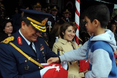 Dtp'li Baydemir'in Türk Bayrağı Hassasiyeti