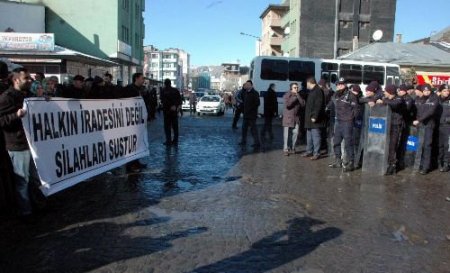 Dtp'liler Partinin Kapatılmasını Protesto Etti