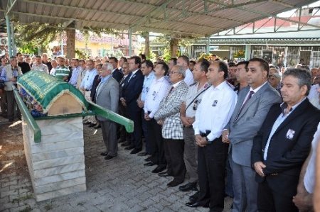 Duayen gazeteci, yazar İsa Aydın toprağa verildi