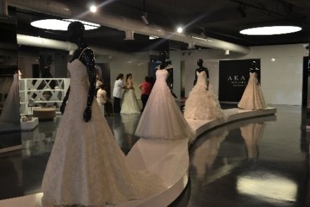 Düğün sezonu açıldı, gelinlikler 600 liradan başlıyor