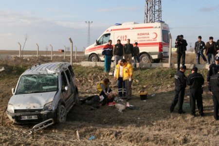 Düğünden Dönen Aile Kaza Yaptı: 2 Ölü, 6 Yaralı