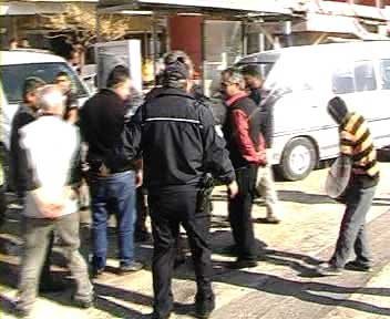 Dükkanlarının yıkılmasını istemeyen esnaf eylem yaptı