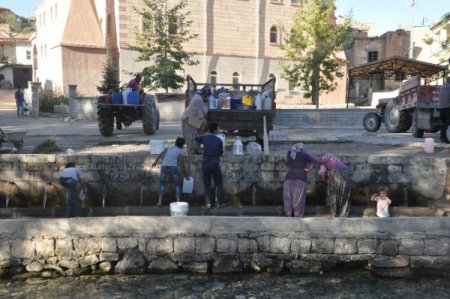 Dündarlı halkı 40 gündür suyun içinde susuzluk yaşıyor