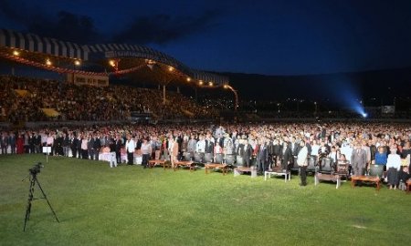 Dünya çocukları Kahramanmaraş’a unutulmaz bir gece yaşattı