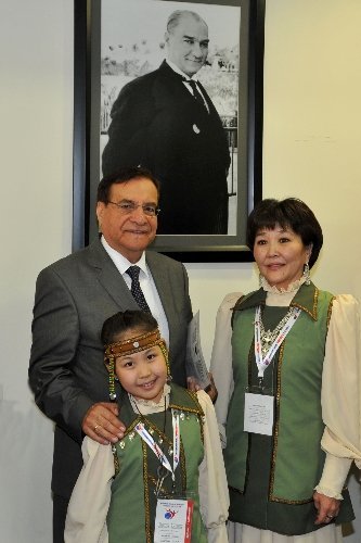 Dünya çocuklarından Antalya Valiliği’ne ziyaret