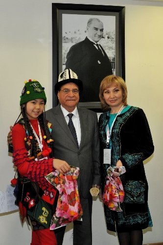 Dünya çocuklarından Antalya Valiliği’ne ziyaret