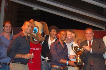 Dünya futbolunun aktörleri TFF'nin kokteylinde buluştu