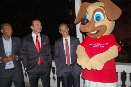 Dünya futbolunun aktörleri TFF'nin kokteylinde buluştu