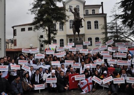 Dünya Gençleri Trabzon'da Sevgiye Yürüdü