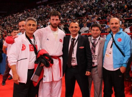 Dünya Karate Şampiyonası'nda Enes Erkan finale kaldı