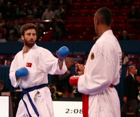 Dünya Karate Şampiyonası'nda Enes Erkan finale kaldı