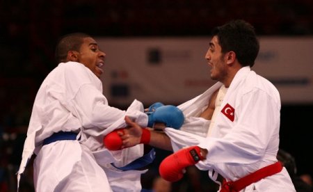 Dünya Karate Şampiyonası’nda Serap Özçelik de bronzda kaldı