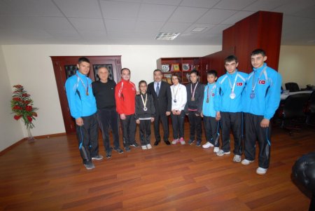 Dünya şampiyonları Yüreğir Belediye Spor Kulübü bünyesine katıldı