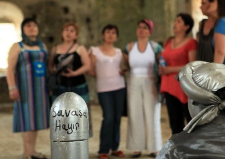 Dünya sanatçılarından 'savaş bitsin' duası