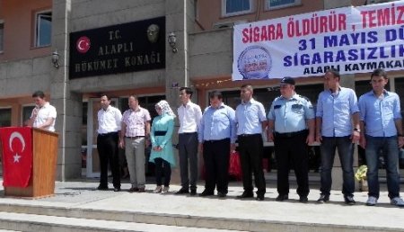 Dünya Sigarasızlık Günü'nde sigarayı bırakanlara ödül verildi