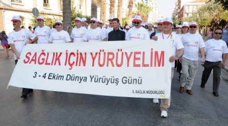 Dünya Yürüyüş Günü’nde 1,5 kilometre yürüdüler