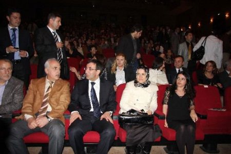 Dünyaca Ünlü İranlı Keman Virtüözü Farjad'ı Binlerce Kişi Dinledi