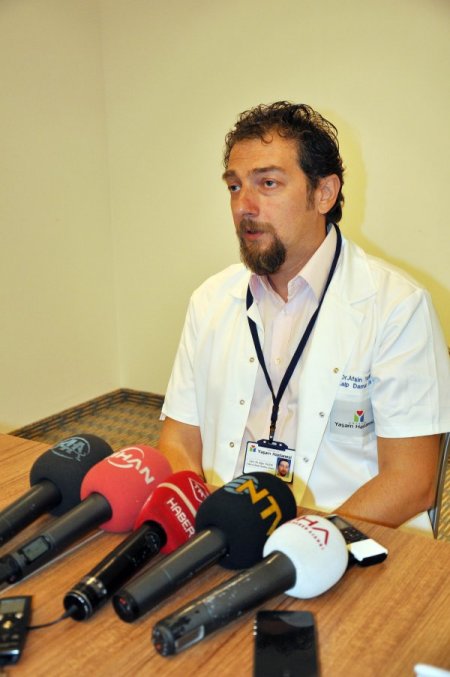 Dünyada İlk Kez Ana Atar Damara Çift Stent Takıldı