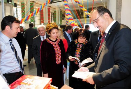 “Dünya’da Türkçe’ye olan ilgi artıyor”