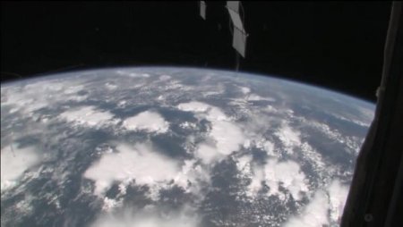 Dünya’dan 420 kilometre uzakta böyle yaşıyorlar