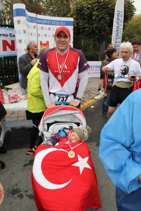 Dünyanın dört bir yanından atletler Cumhuriyet için koşacak