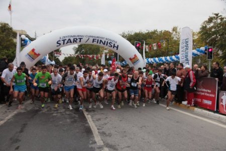 Dünyanın dört bir yanından atletler Cumhuriyet için koşacak