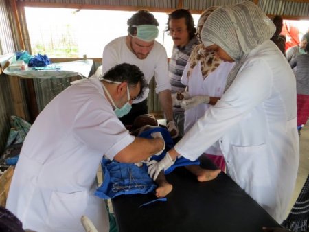 Dünyanın en büyük kampında sünnet şöleni