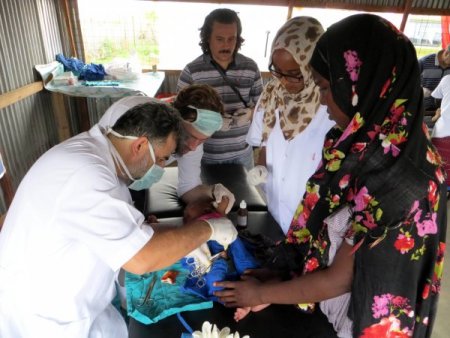 Dünyanın en büyük kampında sünnet şöleni