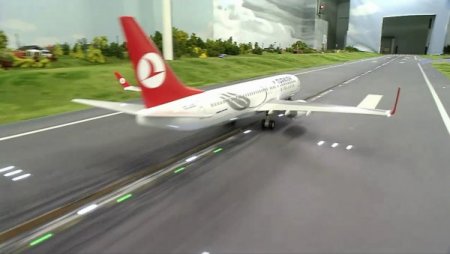 Dünyanın En Büyük Minyatür Havaalanı Görenleri Hayrete Düşürüyor