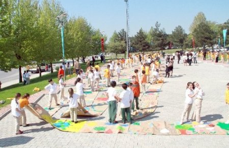 Dünyanın en uzun ekolojik resmi dünya çocuk rekorlarına girdi