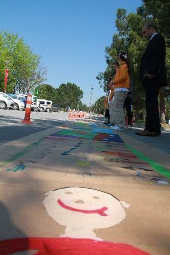 Dünyanın en uzun ekolojik resmi dünya çocuk rekorlarına girdi