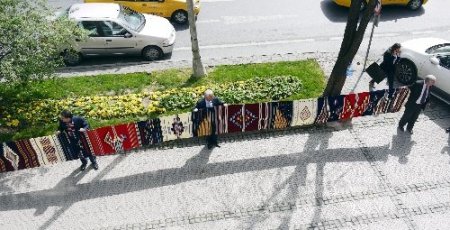 Dünyanın en uzun el dokuma kilimi Hatay'dan