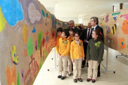 Dünyanın en uzun resmi görücüye çıktı