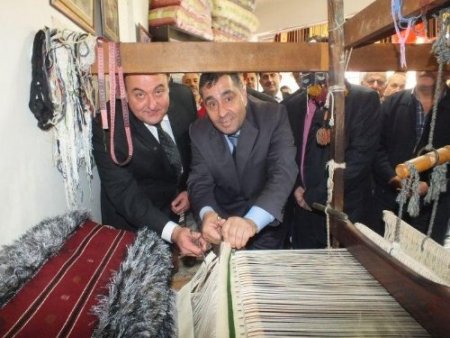 Dünyanın en uzun ve en ince kilimi Hatay’da dokundu