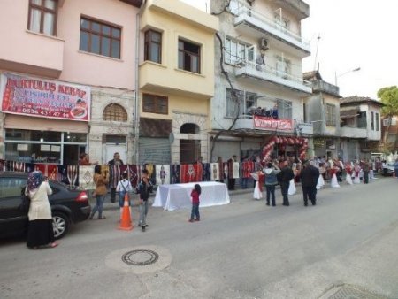 Dünyanın en uzun ve en ince kilimi Hatay’da dokundu