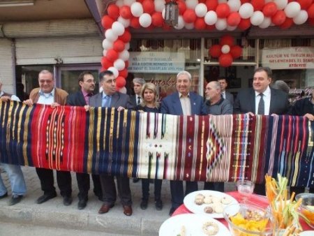 Dünyanın en uzun ve en ince kilimi Hatay’da dokundu