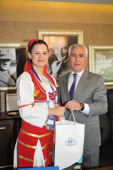 Dünyanın Farklı Ülkelerinden Gelen Çocuklardan Başkan Bozbey’e 'Türkçe' Teşekkür